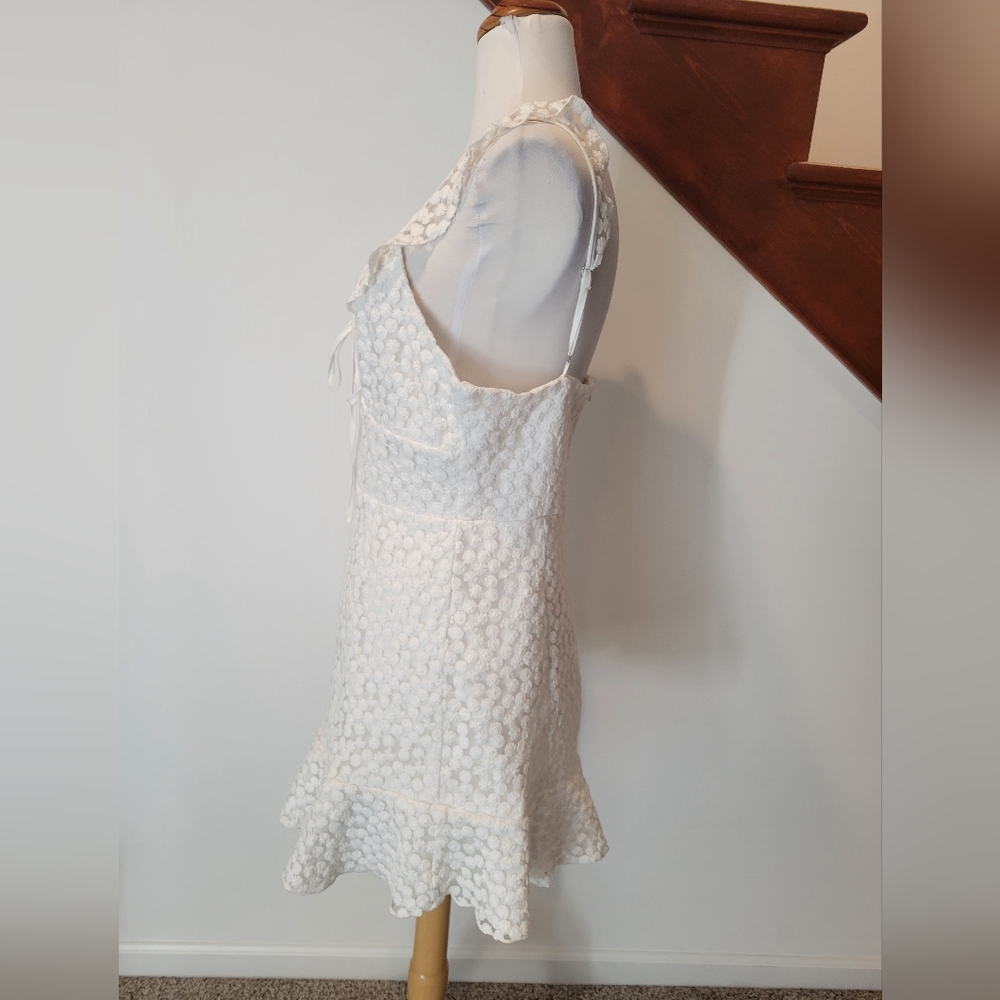 Selfie Leslie White Mini Dress Size  S  Lace Ruffle - Picture 4 of 7